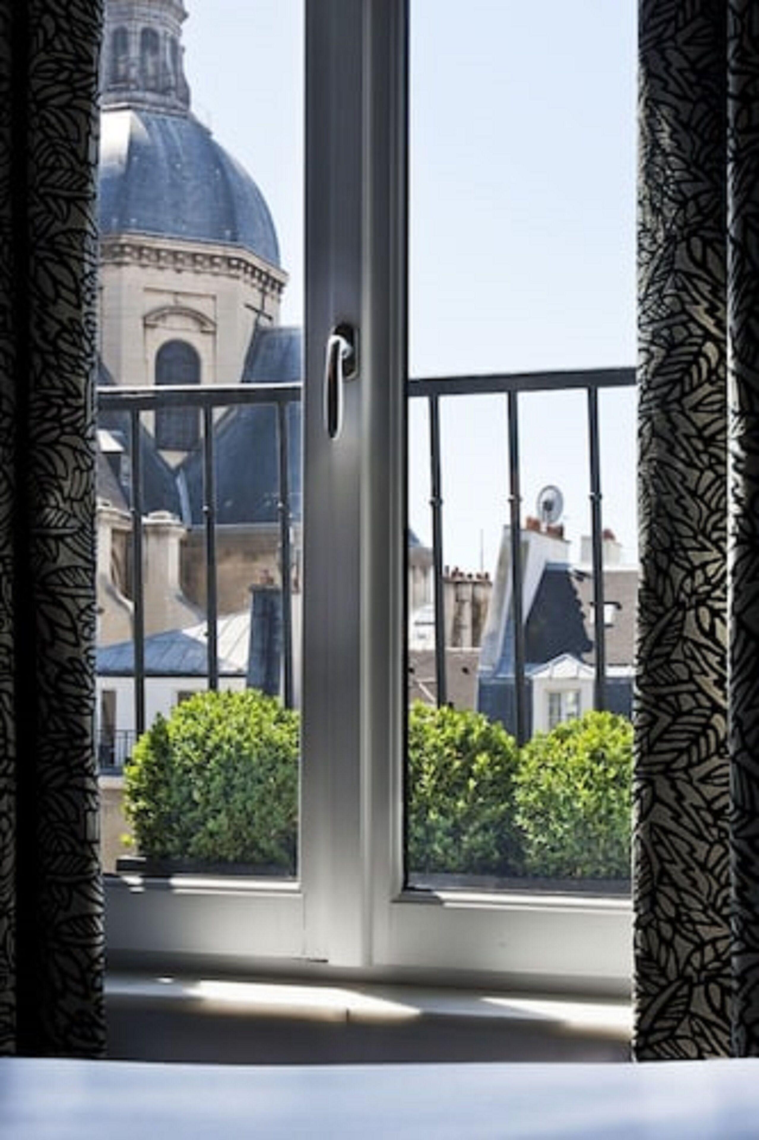 Emile Le Marais Hotel